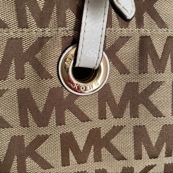 Michael Kors Tan Signature Logo Shoulder Purse - Picture 3 of 14